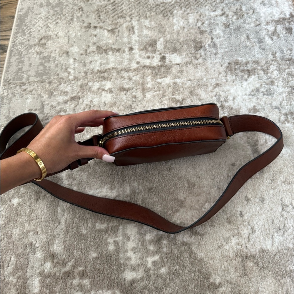 Fossil Tan Leather Camera Bag - Picture 4 of 6